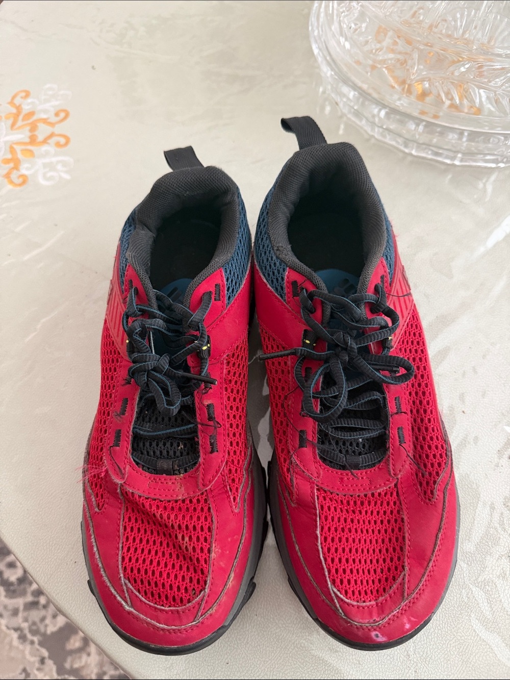 Columbia Men's Red and Black Athletic Sneakers